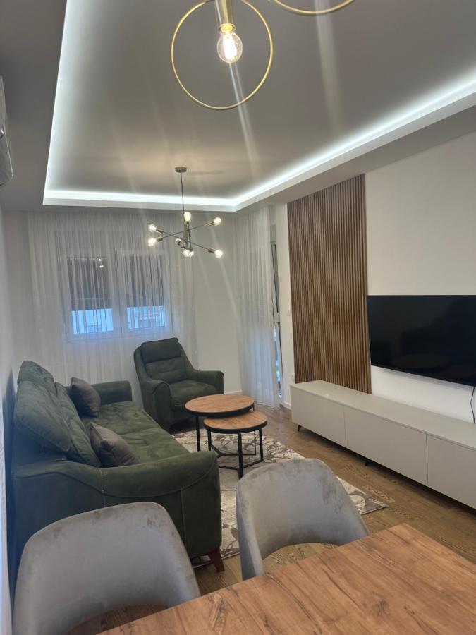 Luxury Apartments D&B ポドゴリツァ エクステリア 写真