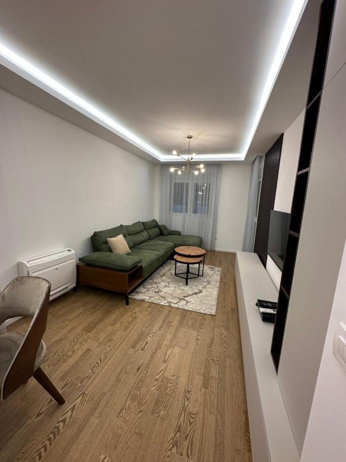 Luxury Apartments D&B ポドゴリツァ エクステリア 写真