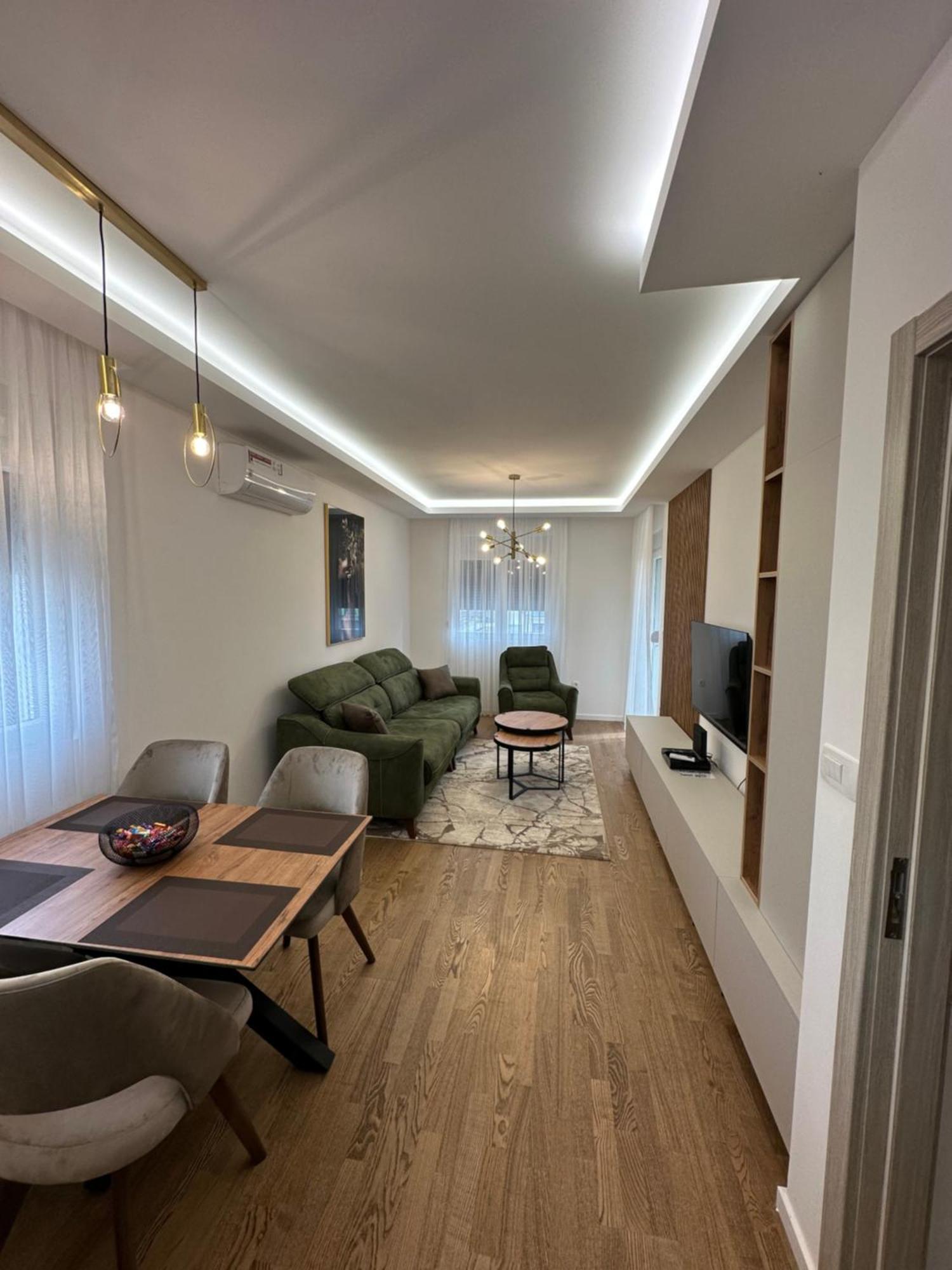 Luxury Apartments D&B ポドゴリツァ エクステリア 写真