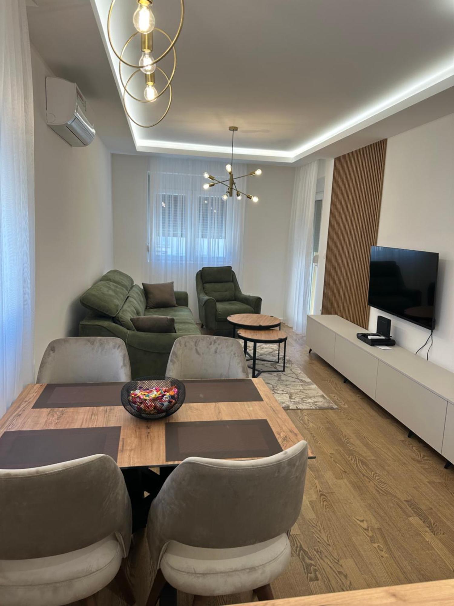Luxury Apartments D&B ポドゴリツァ エクステリア 写真