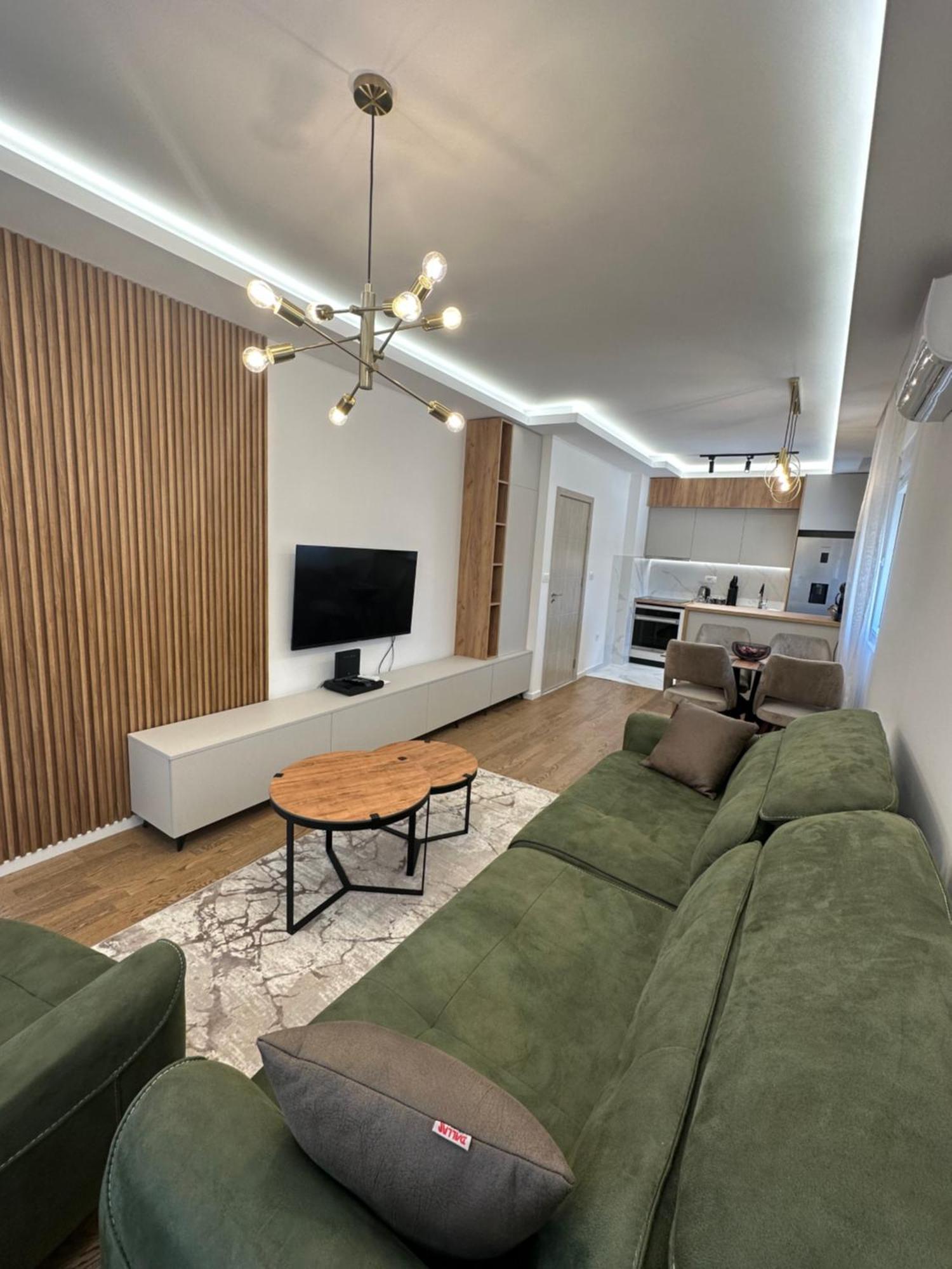 Luxury Apartments D&B ポドゴリツァ エクステリア 写真