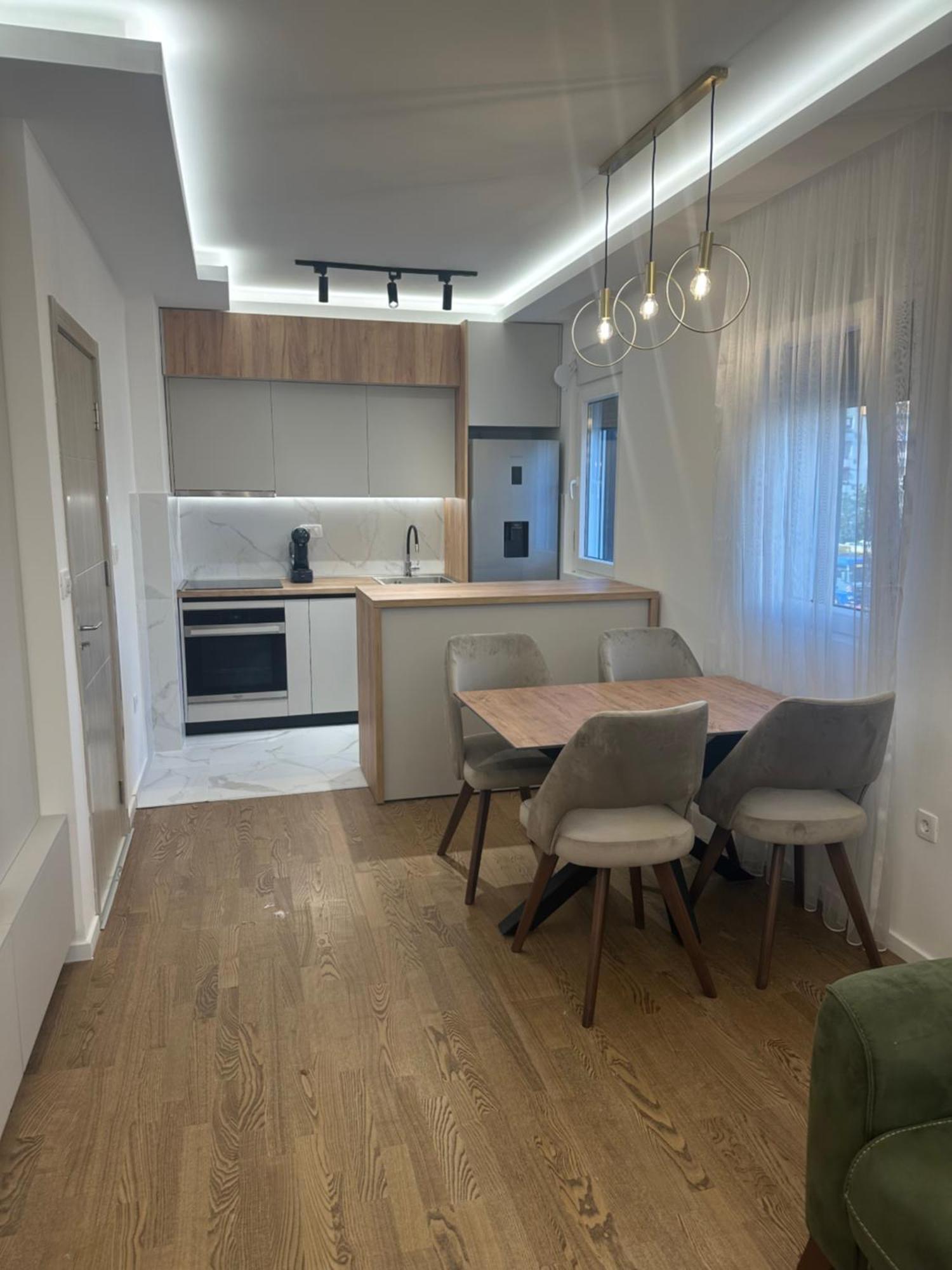 Luxury Apartments D&B ポドゴリツァ エクステリア 写真