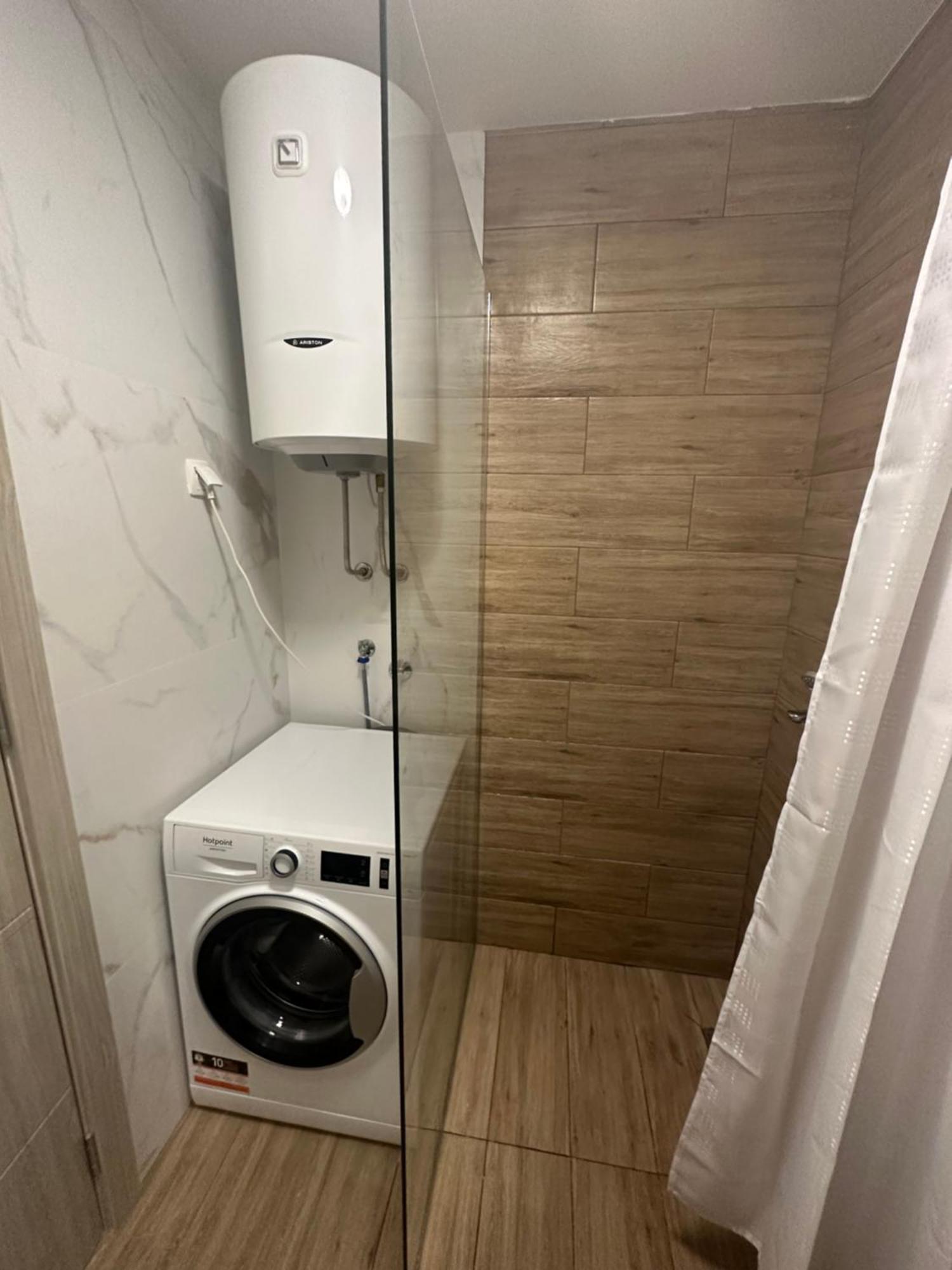 Luxury Apartments D&B ポドゴリツァ エクステリア 写真