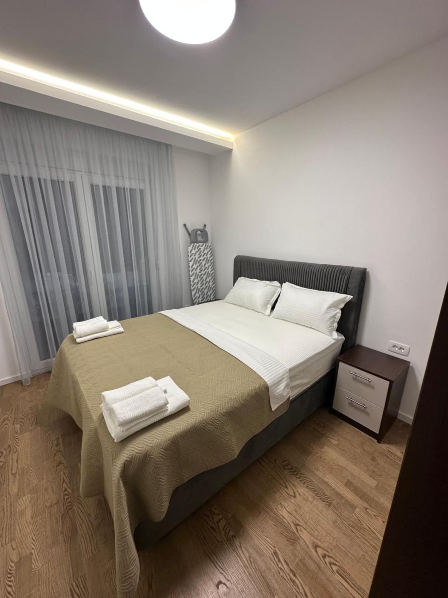 Luxury Apartments D&B ポドゴリツァ エクステリア 写真